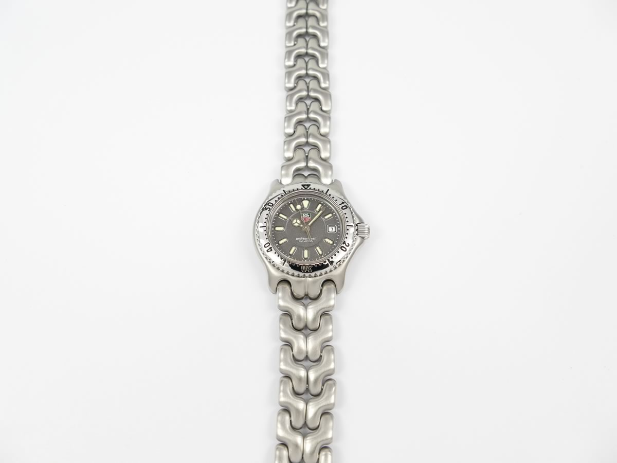 TAG Heuer SEL WG1313-2 rotating bezel and date display