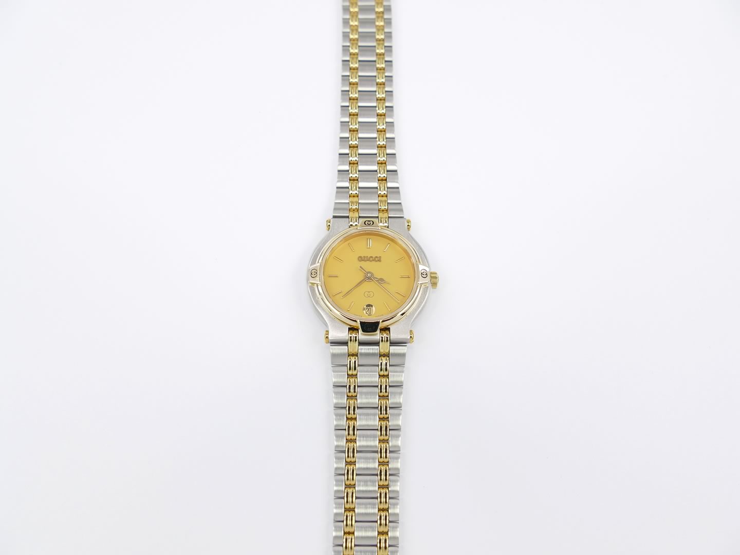 Gucci 9000L Champagne Dial with 18k Gold bezel