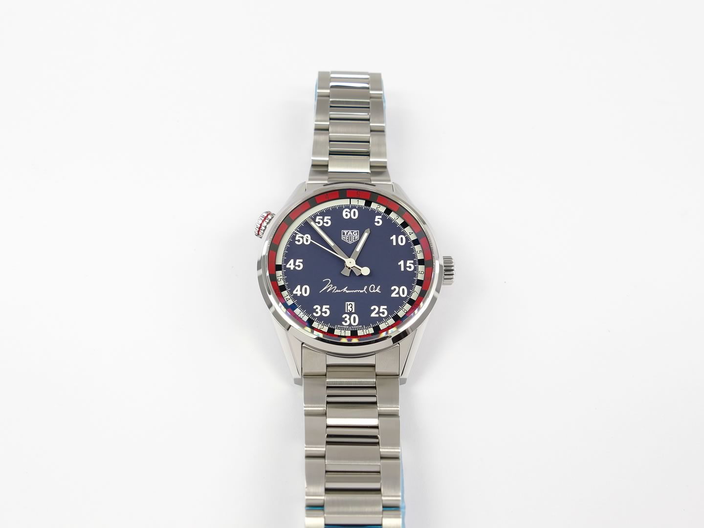 New TAG Heuer Muhammad Ali Ring Master WAR2A13.BA0738 date display and rotating ring