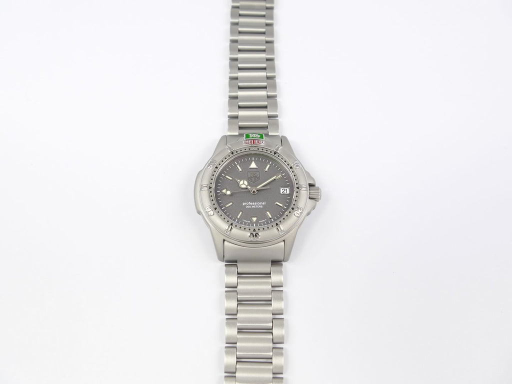 TAG Heuer 4000 Grey Dial WF1211-K0 rotating bezel