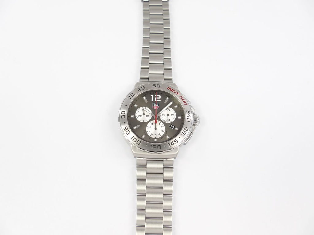 TAG Heuer Indy 500 CAU1113.BA0858 tachymeter bezel and date