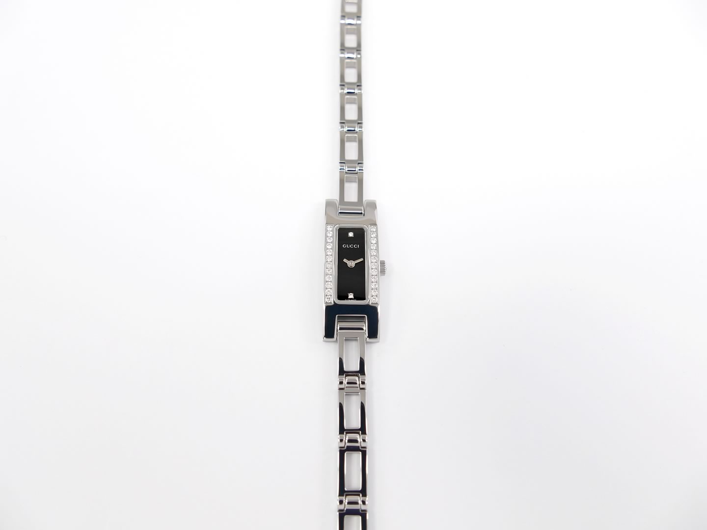 Gucci 3900L stainless steel rectangular case