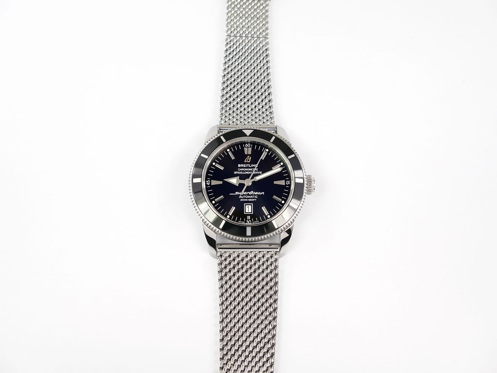 Breitling Superocean Héritage 46 Black rotating bezel and date display