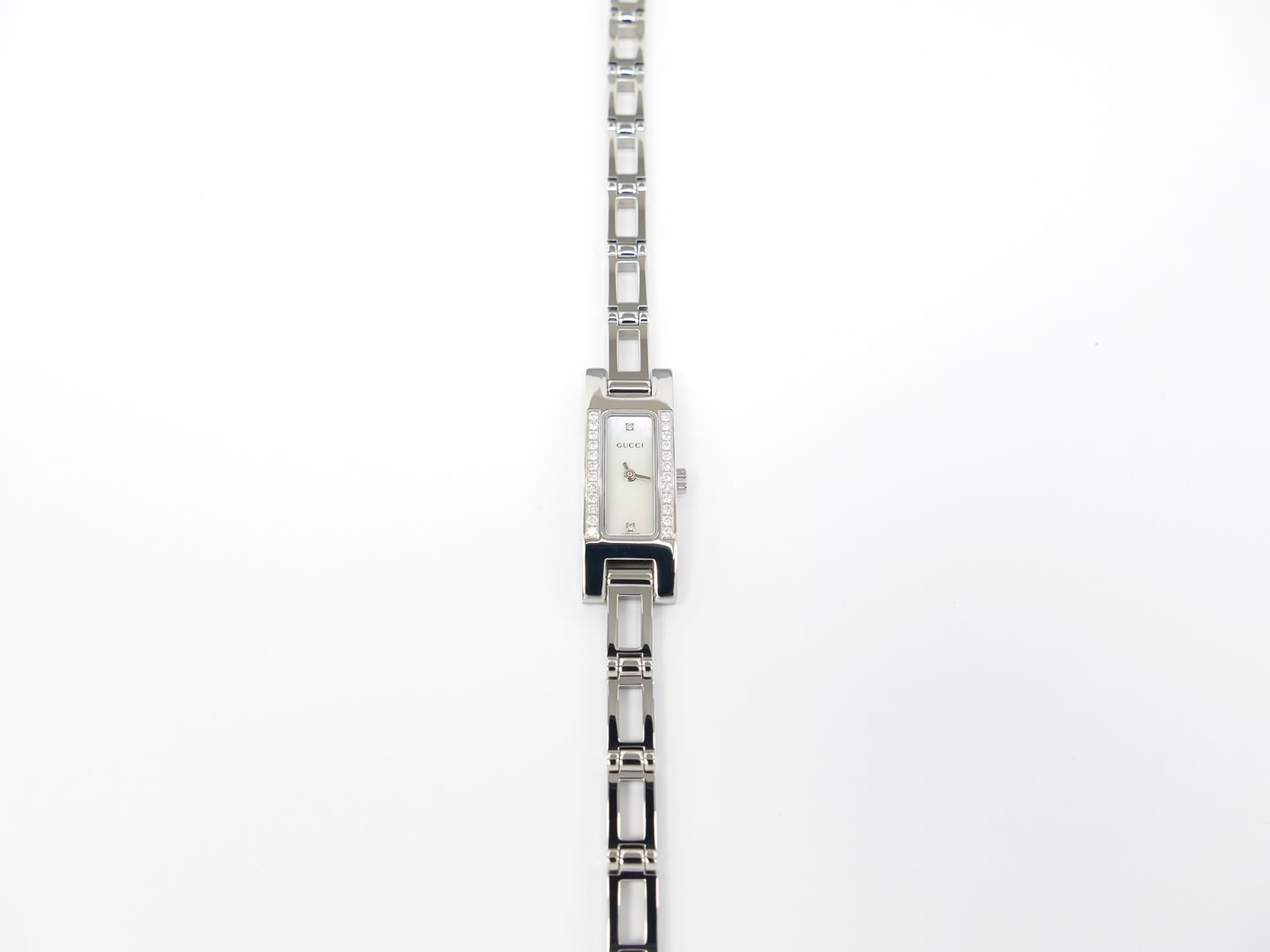 Gucci 3900L rectangular case with 26 Diamonds