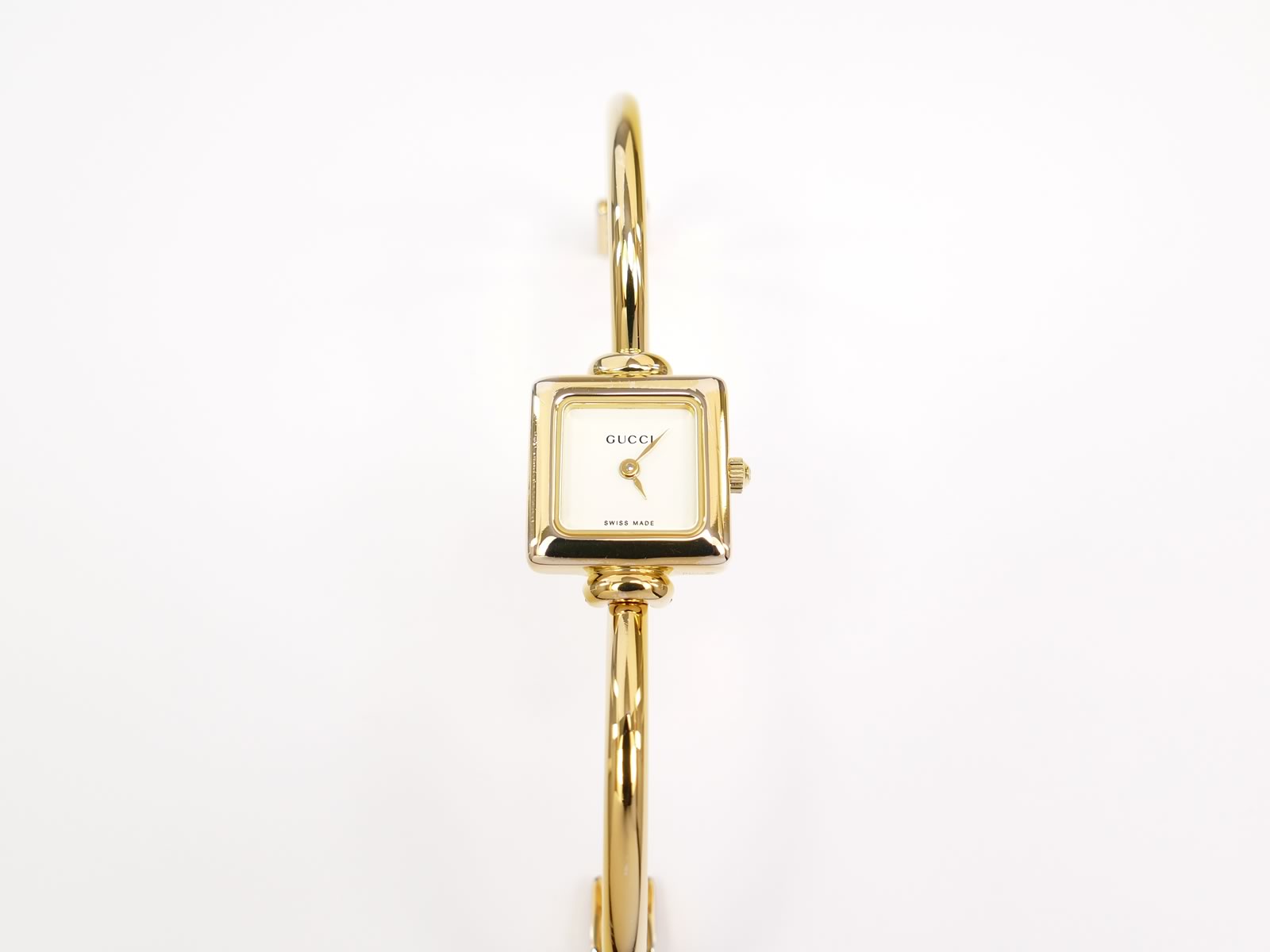 GUCCIゴールド スクエアフェイス ブレスレット時計 Gucci 1900L Square Quartz Watch on 18k Gold Plated Bangle – SWWatches