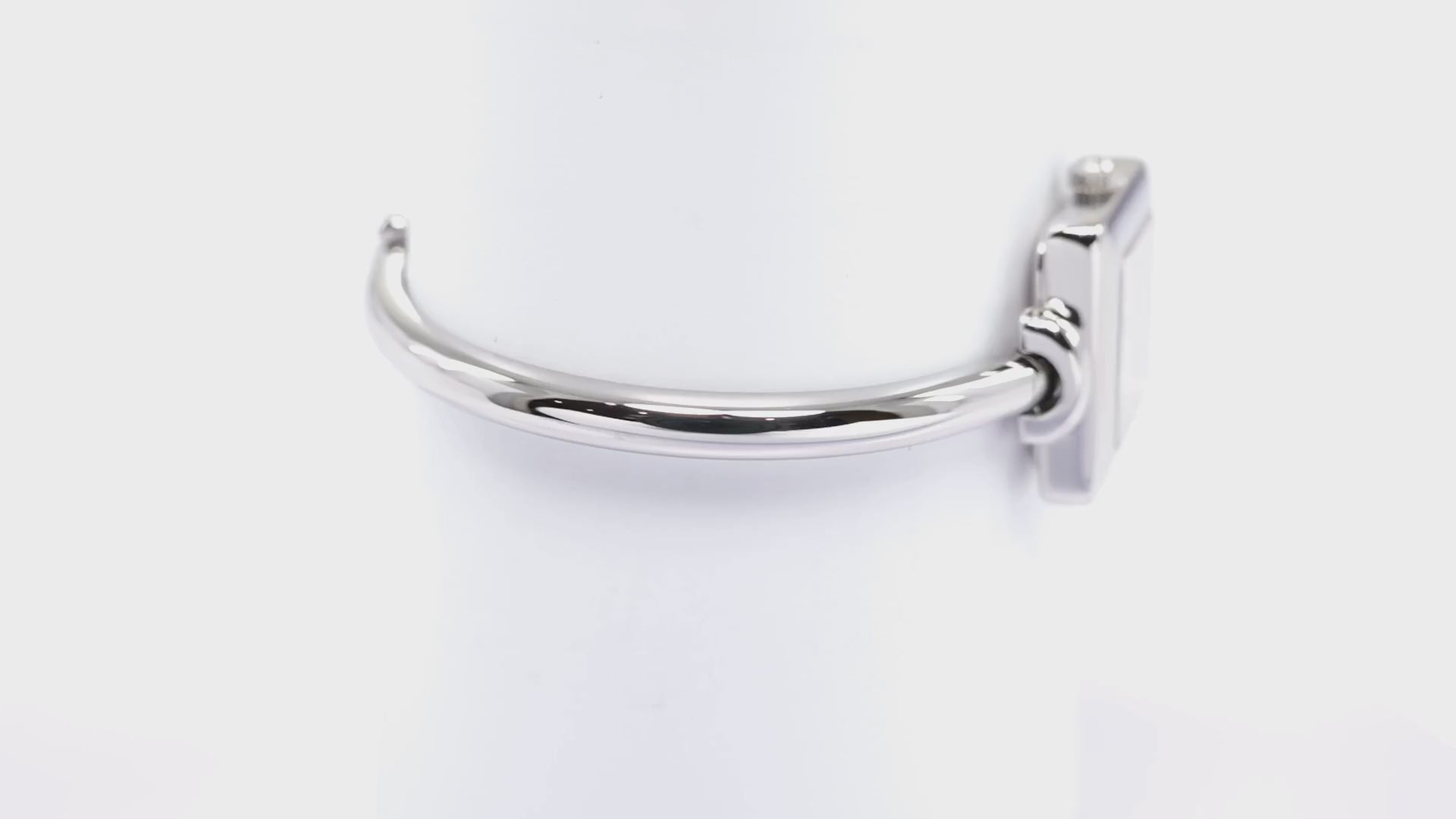 Gucci 1900L Silver Dial Ladies 19mm Square Watch - 16.5cm Bangle Stainless Steel