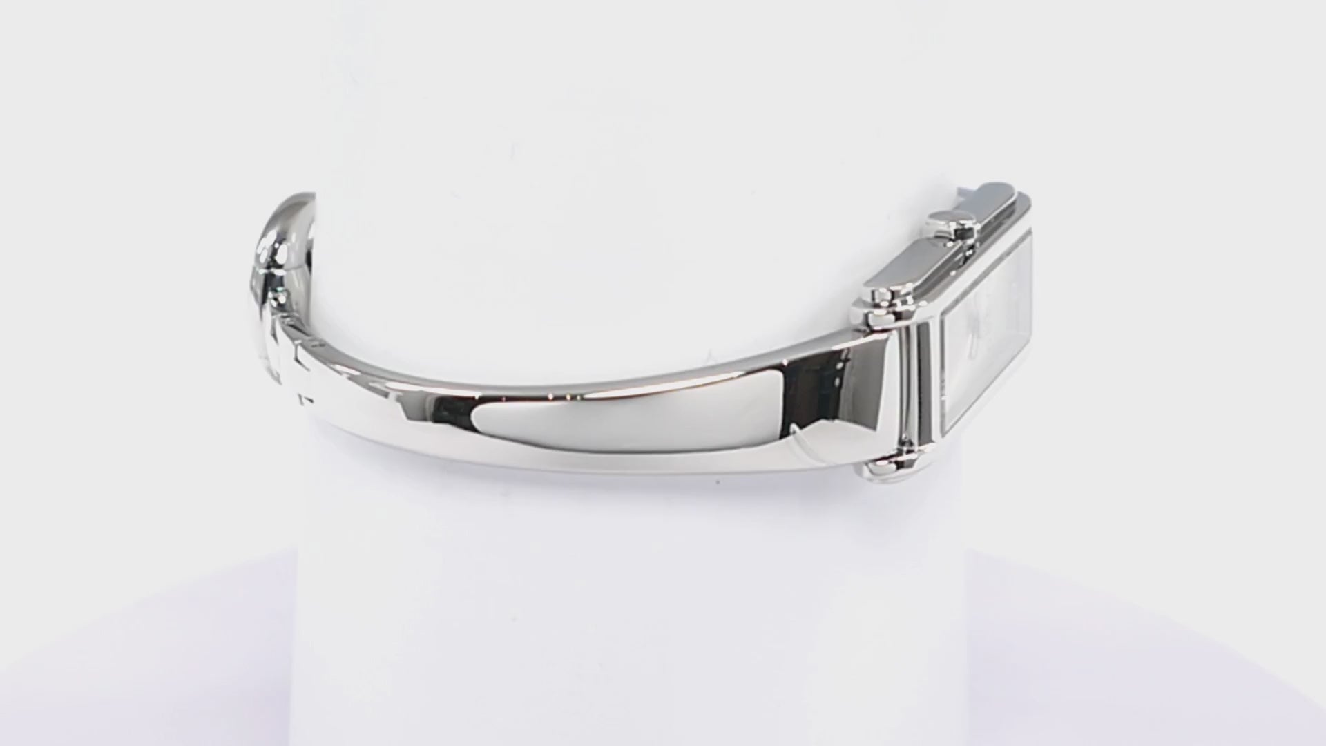 Gucci G-Line 109 Silver Sunburst Dial with 2 Diamonds YA109519