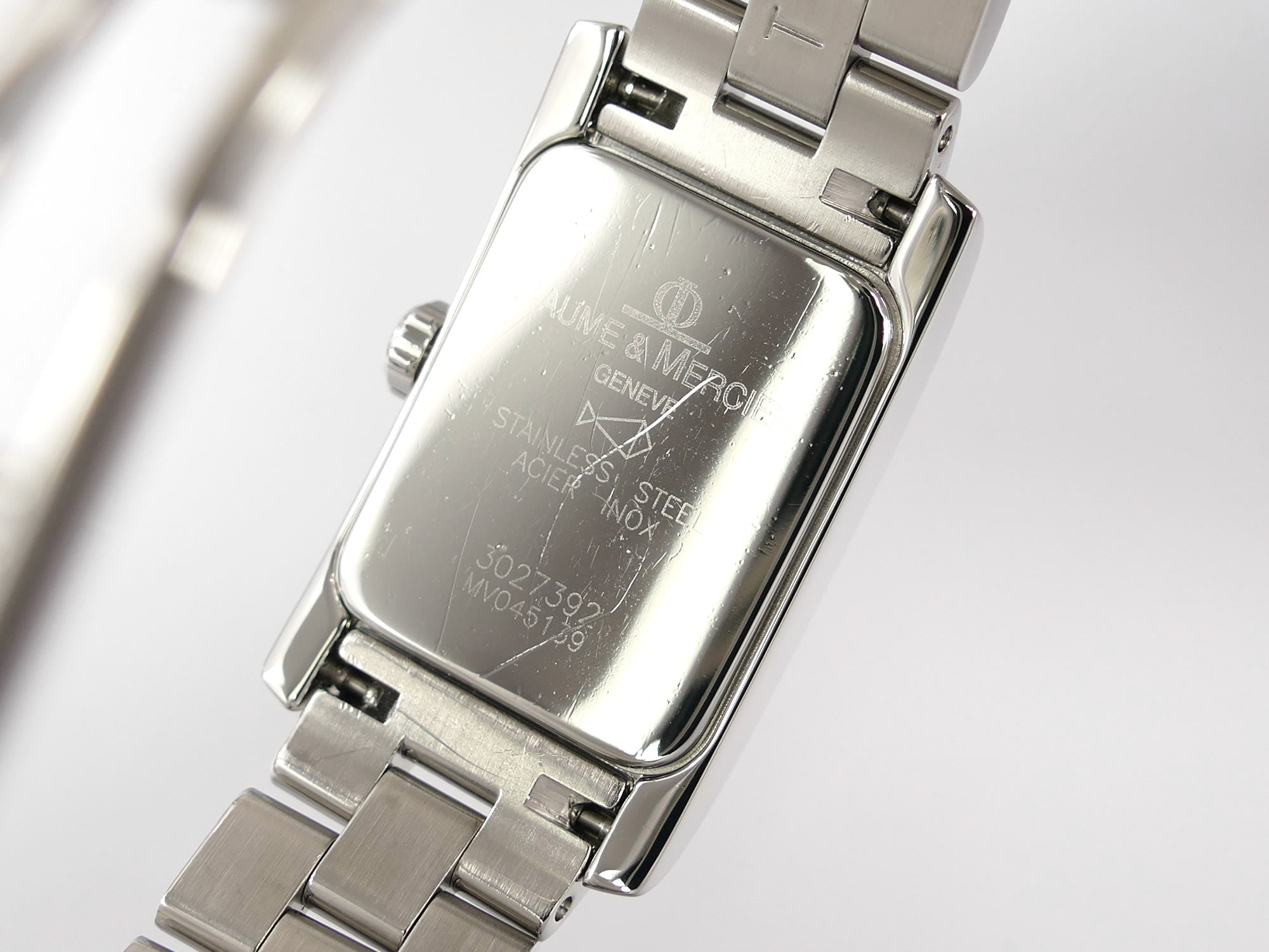 Baume & Mercier Hampton MV045139 Stainless Steel case back