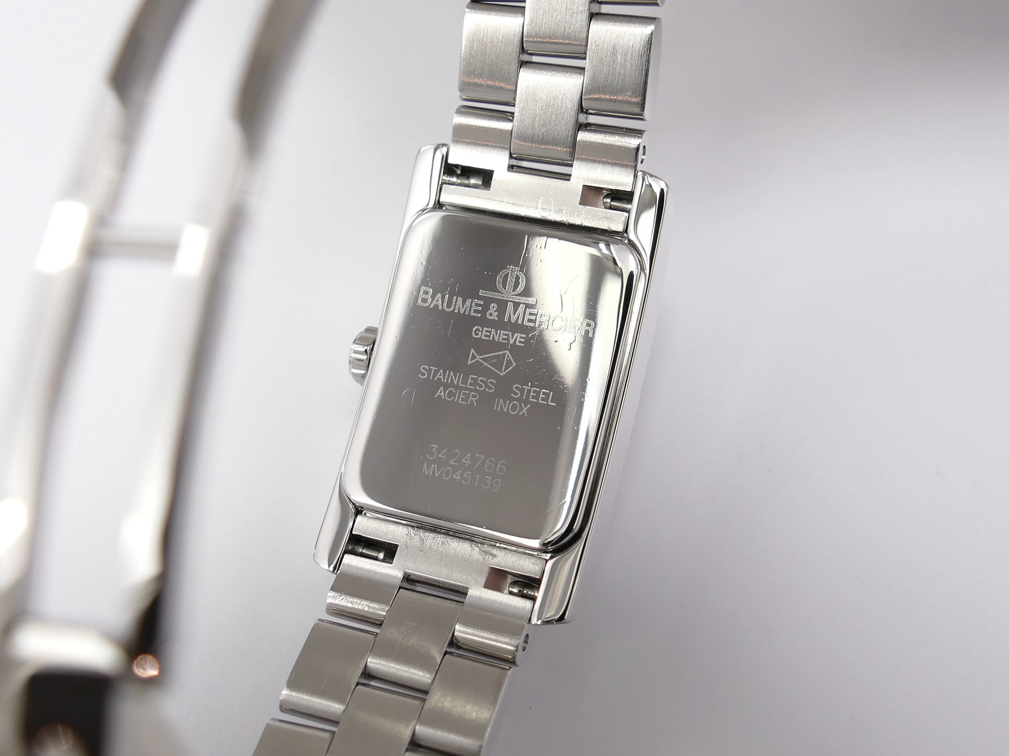 Baume & Mercier Hampton MV045139 Stainless Steel case back
