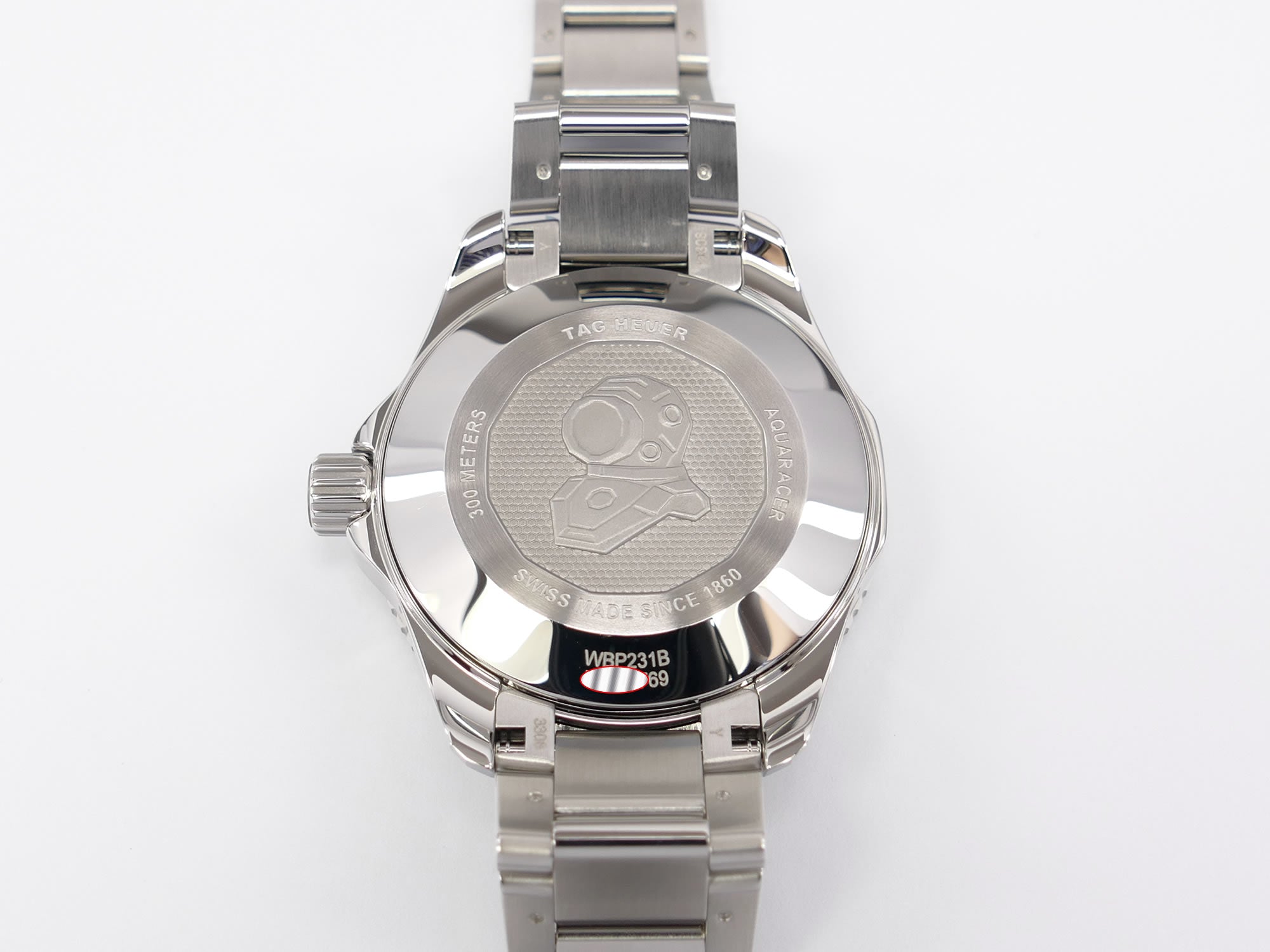 TAG Heuer Aquaracer WBP231B.BA0618 stainless steel diver's helmet case back