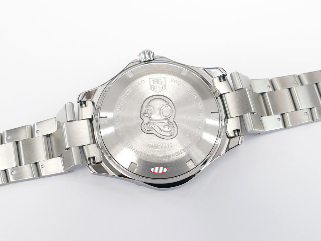 TAG Heuer Aquaracer WAF2010 stainless steel screw down case back
