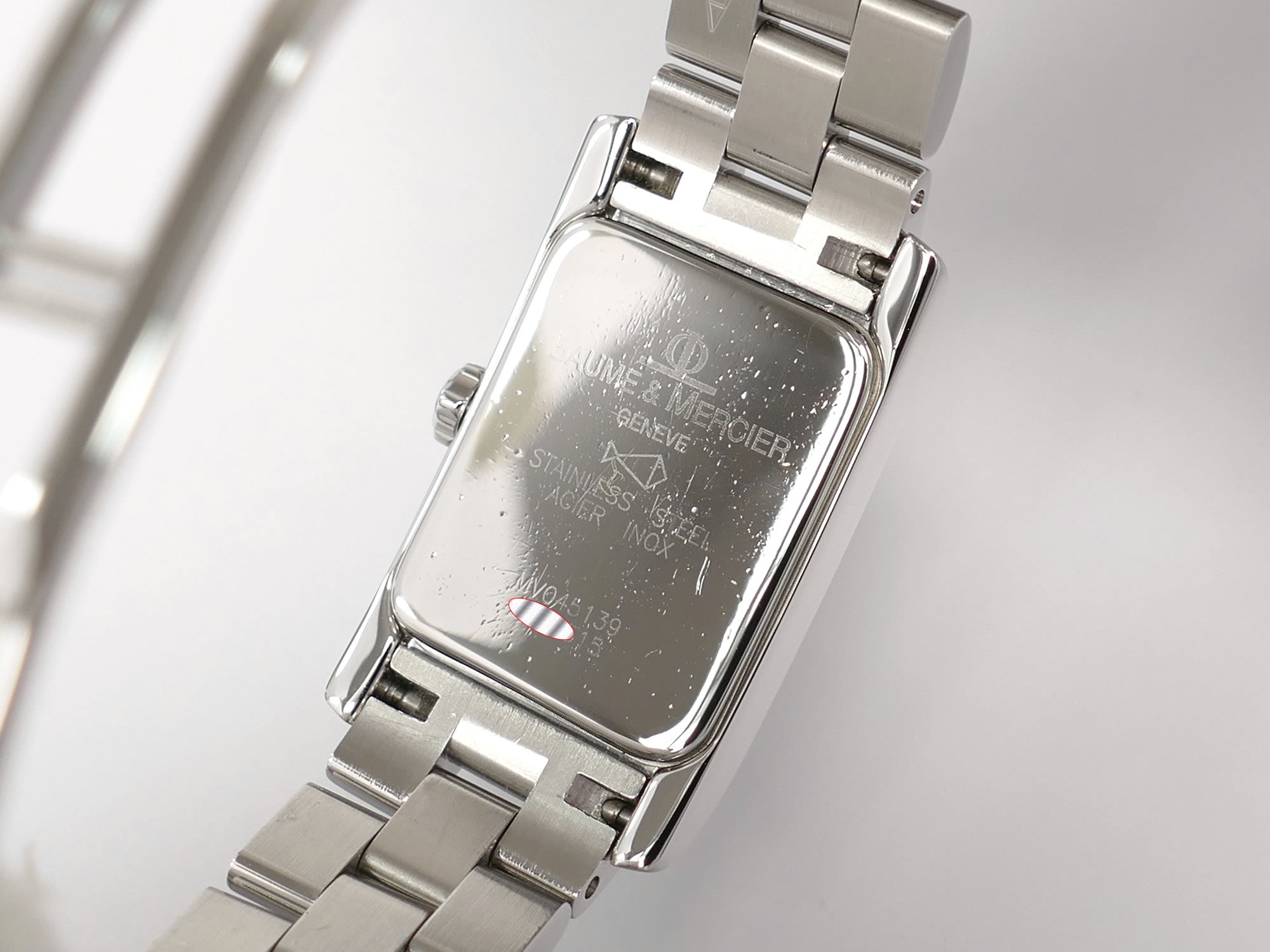 Baume & Mercier Hampton MV045139 Stainless Steel case back