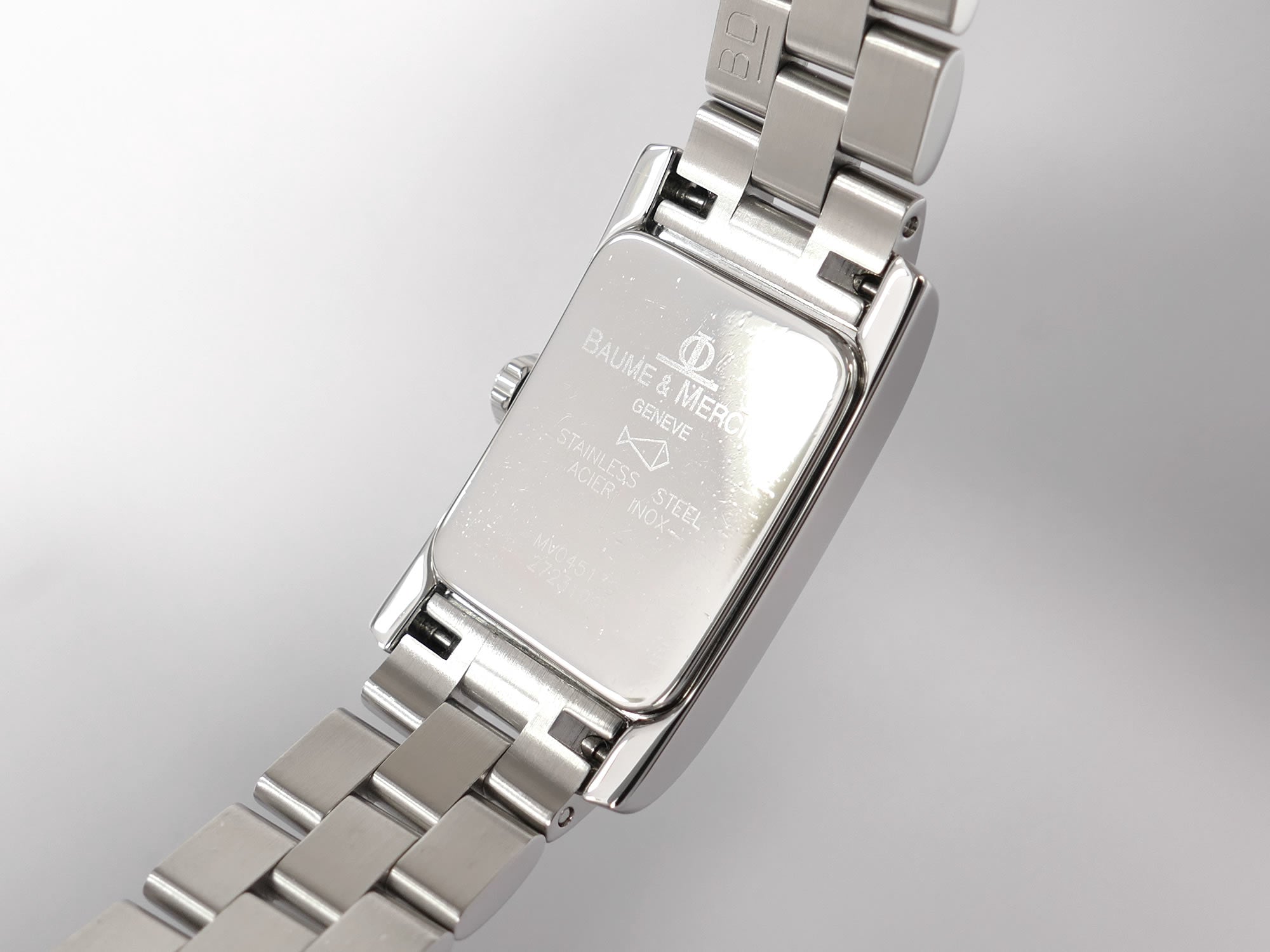 Baume & Mercier Hampton MV045139 Stainless Steel case back