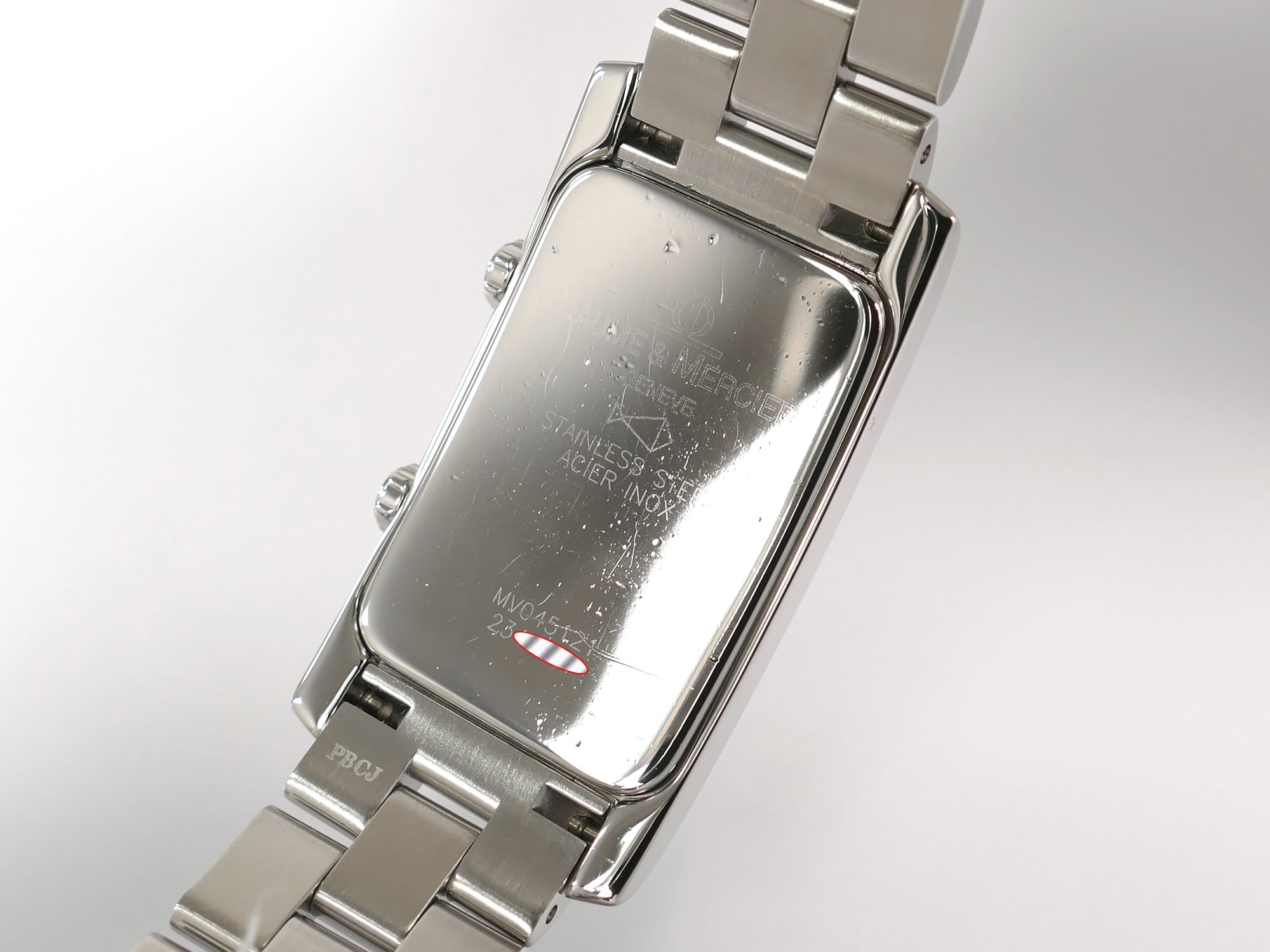 Baume & Mercier Hampton Dual Time MV045121 stainless steel case back