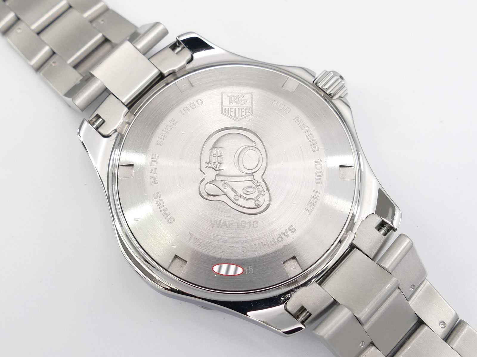 TAG Heuer Aquaracer WAF1010.BA0822 screw down case back