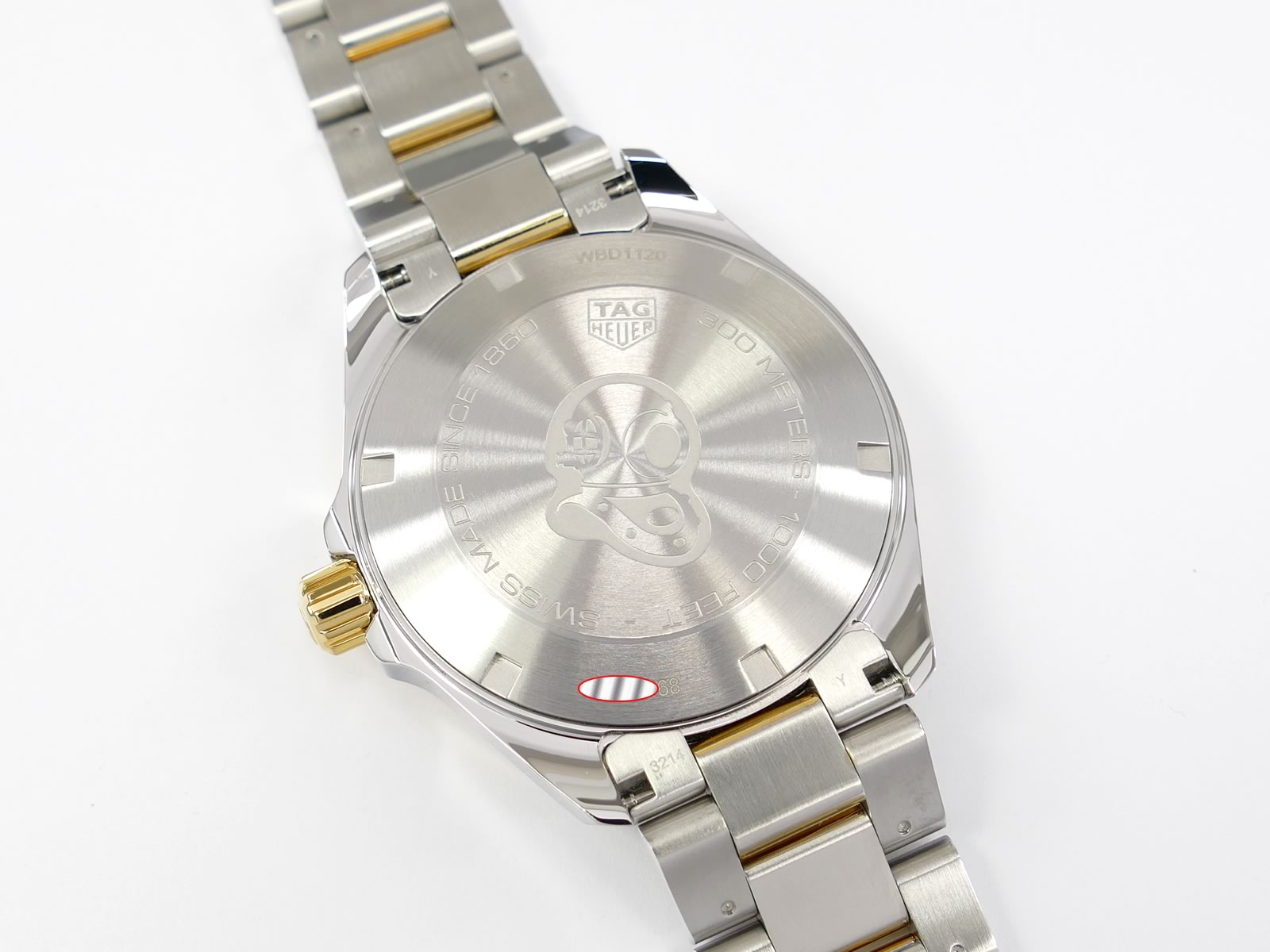 TAG Heuer Aquaracer WBD1120.BB0930 screw down case back