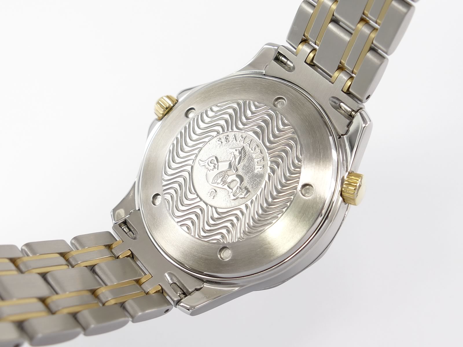Omega Seamaster 2332.80.00 screw down seahorse case back
