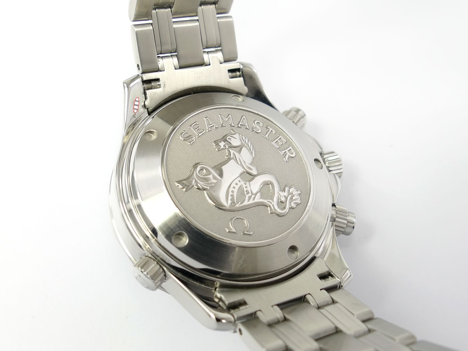 Omega Seamaster 2225.80.00 screw down seahorse case back