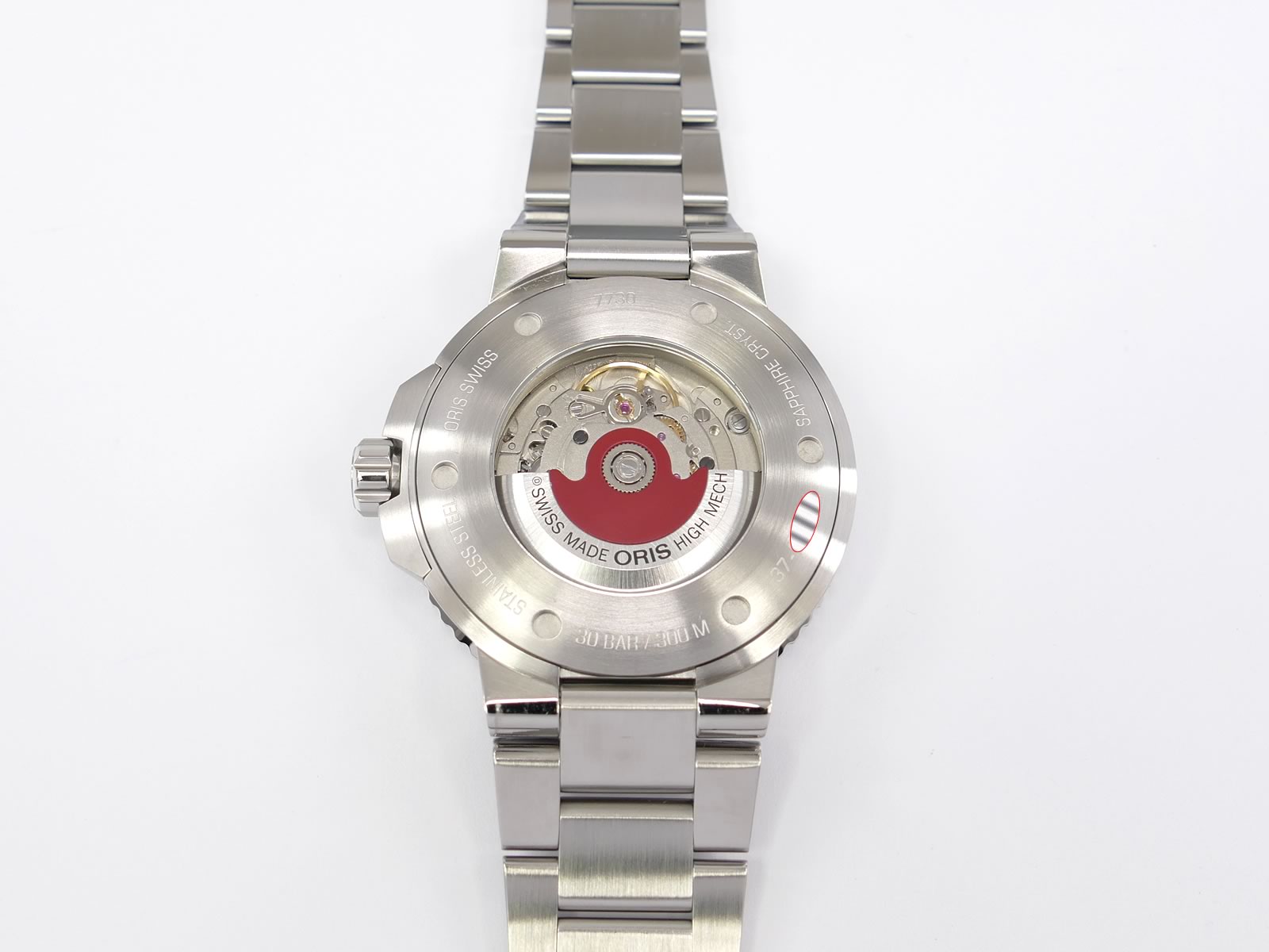 Oris Aquis 01 733 7730 4157 exhibition case back