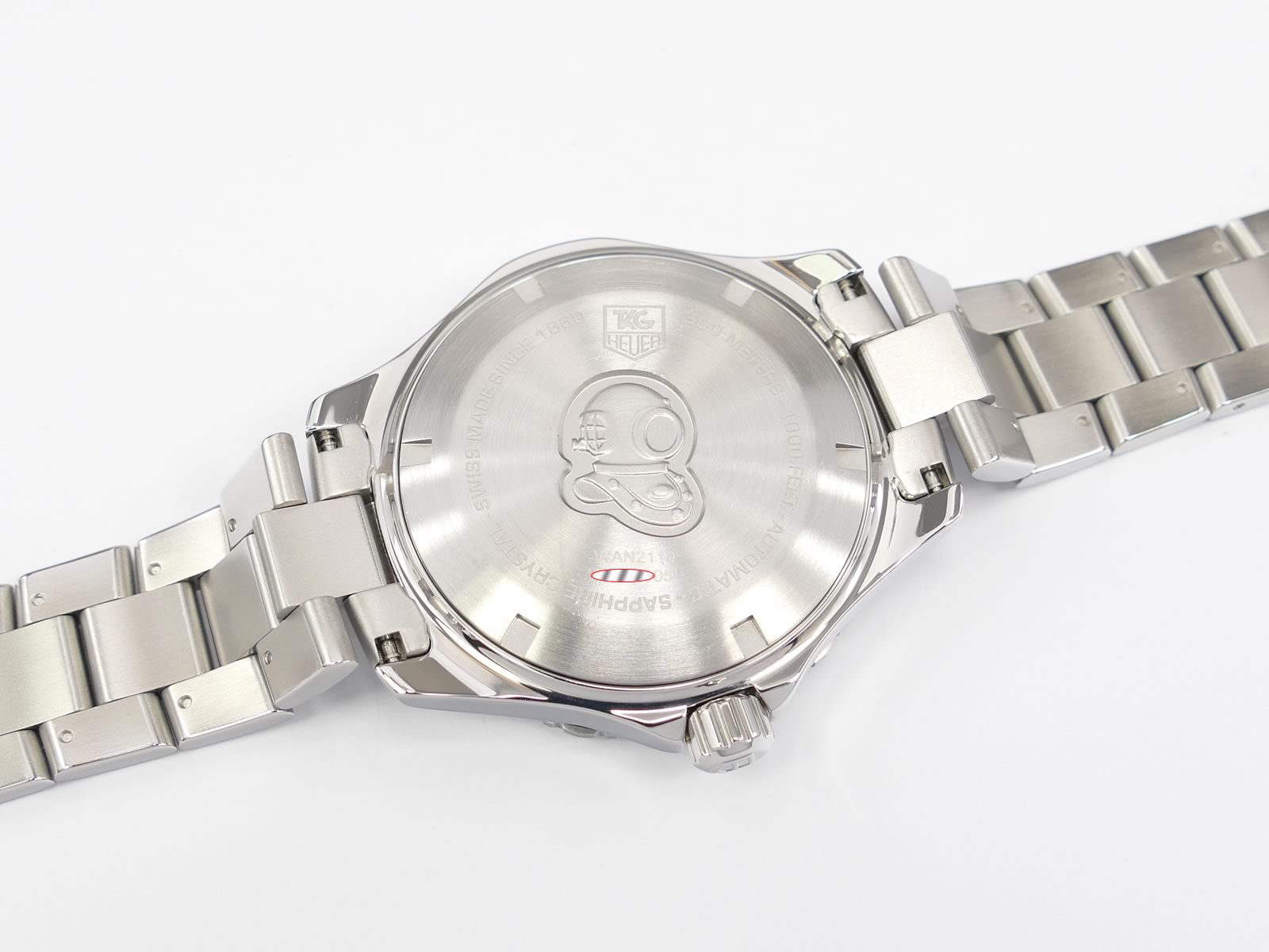 TAG Heuer Aquaracer WAN2110.BA0822 screw down case back