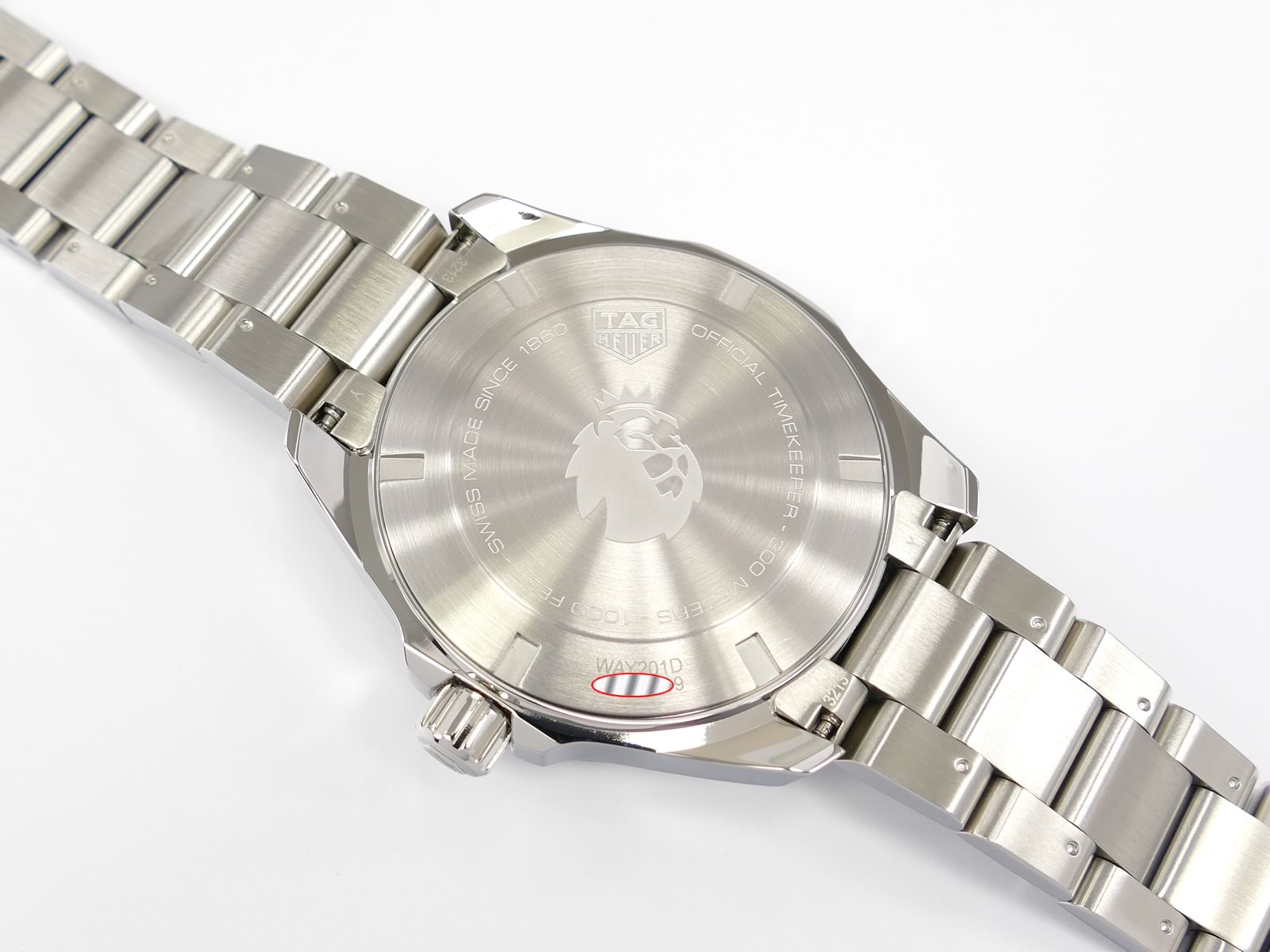 TAG Heuer Aquaracer WAY201D.BA0927 screw down case back premier league lion