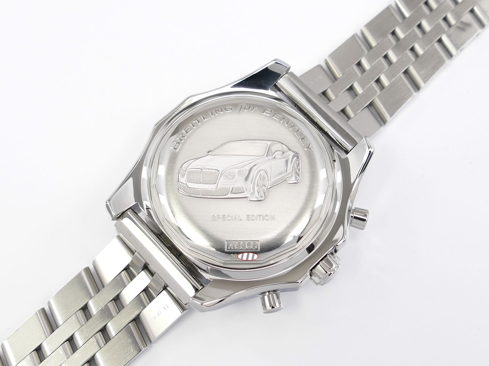 Breitling Bentley GT II A13365 screw down case back