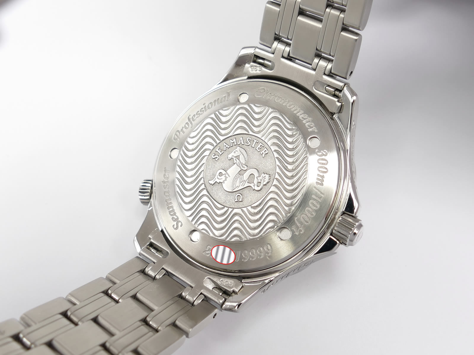 Omega Seamaster America's Cup 2833.50.91 screw down case back