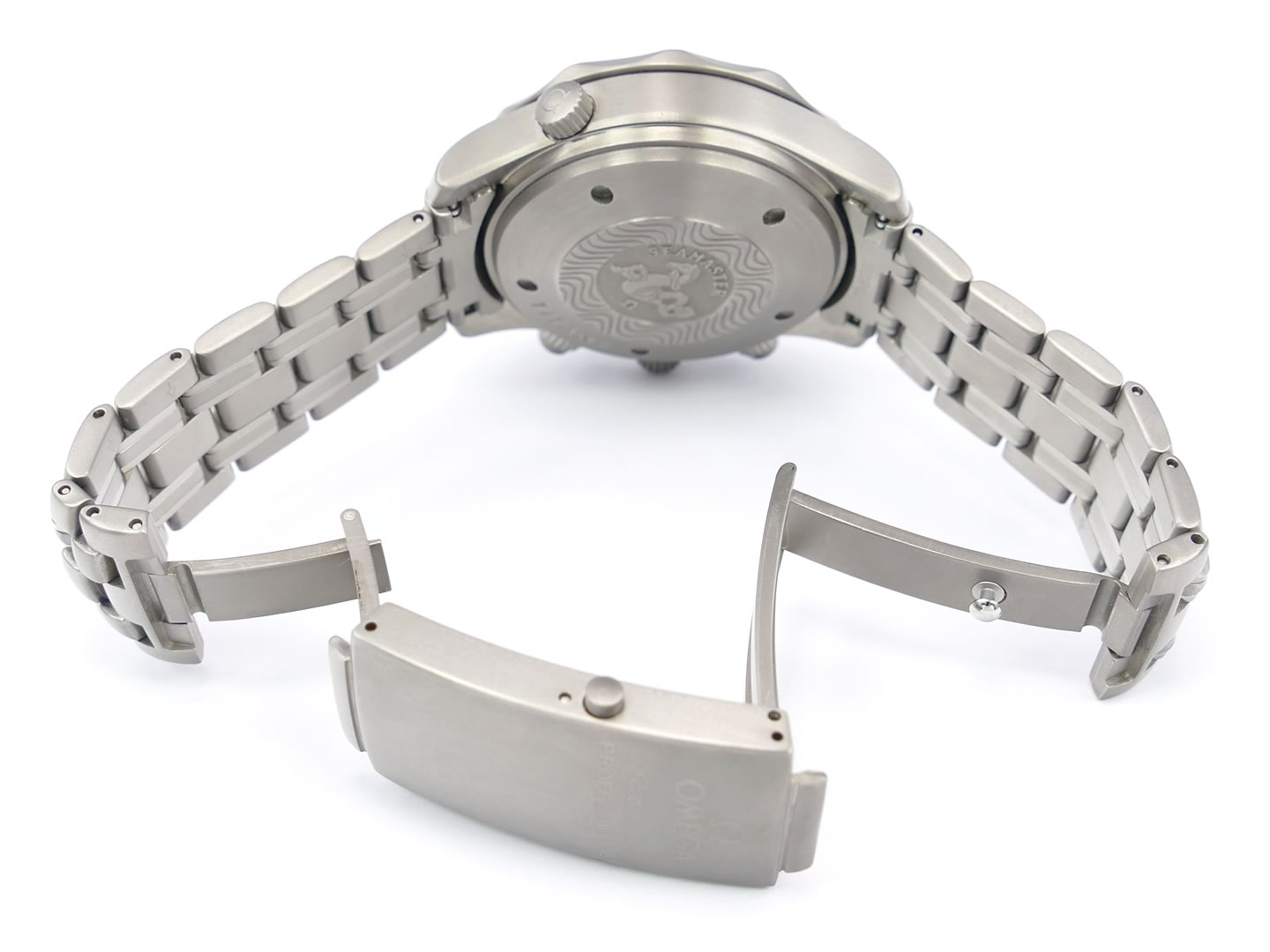 Omega Seamaster Titanium Chronograph 2298.80.00 helium escape valve and wetsuit expansion clasp