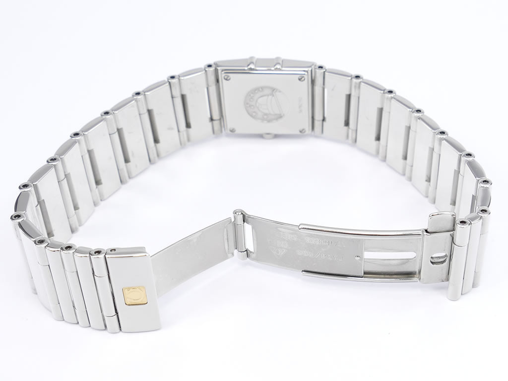 Omega Constellation Quadra 1528.46.00 side and clasp