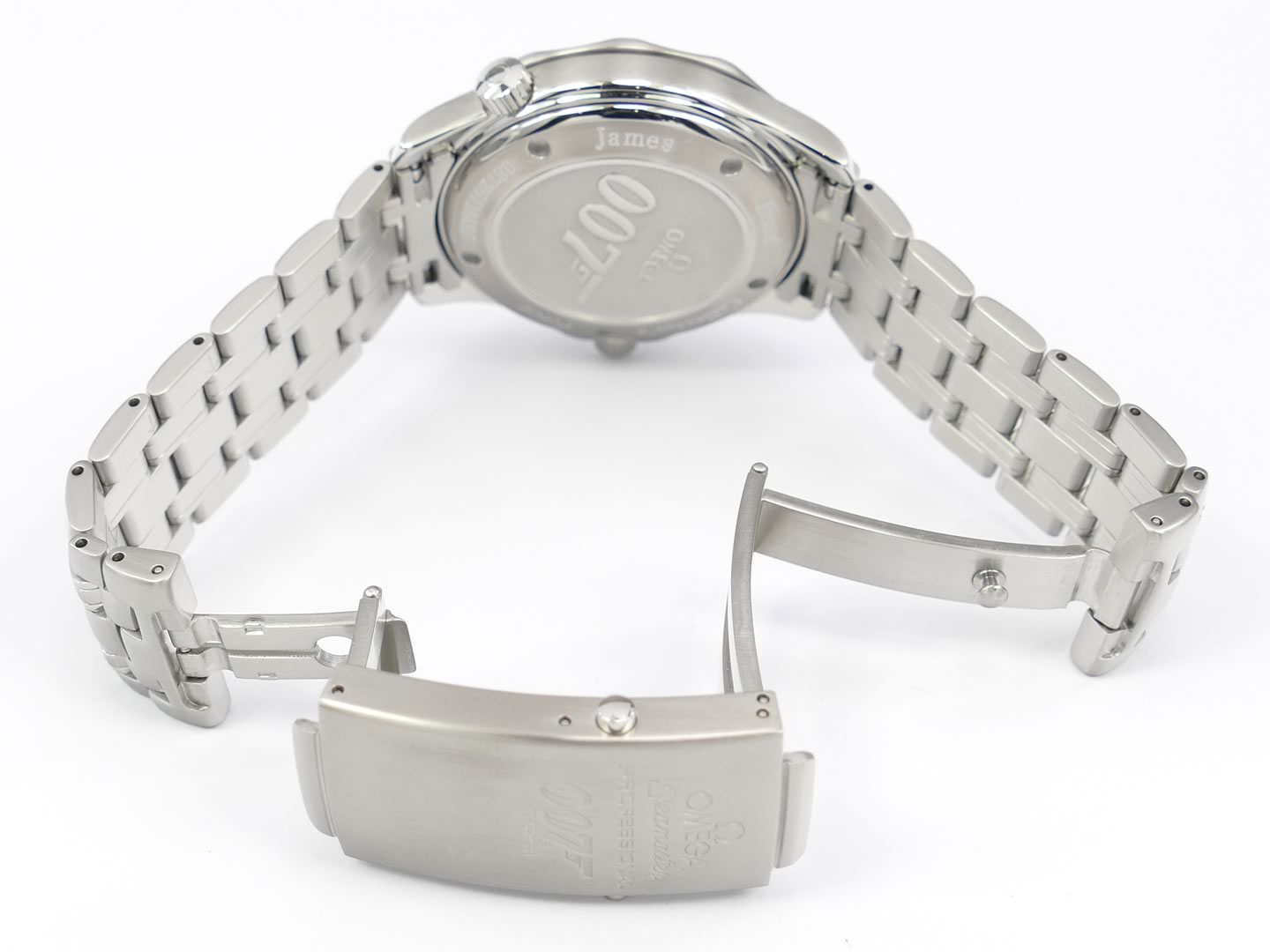 Omega Seamaster James Bond Collector's Piece 212.30.41.20.01.001 folding clasp with wet suit expansion