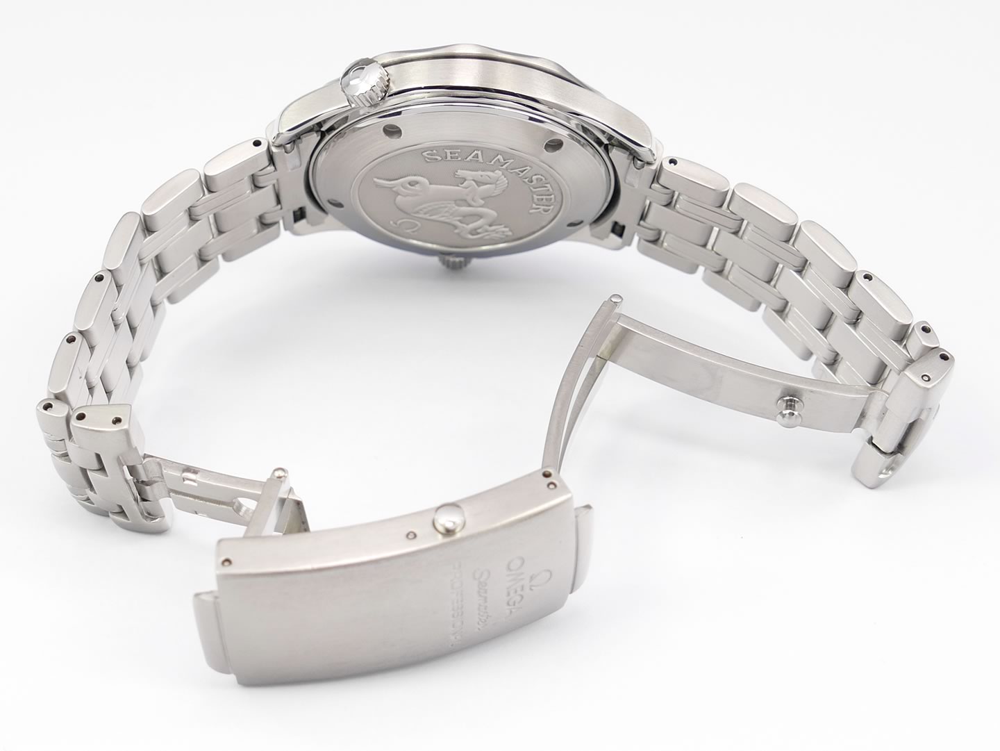 Omega Seamaster 2221.80.00 folding clasp with wet suit expansion