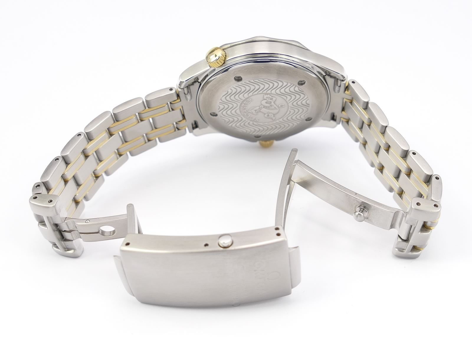 Omega Seamaster 2332.80.00 folding clasp with wet suit expansion