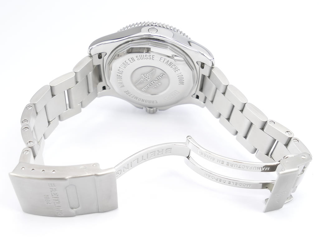 Breitling Superocean II 44 A17392 side and clasp