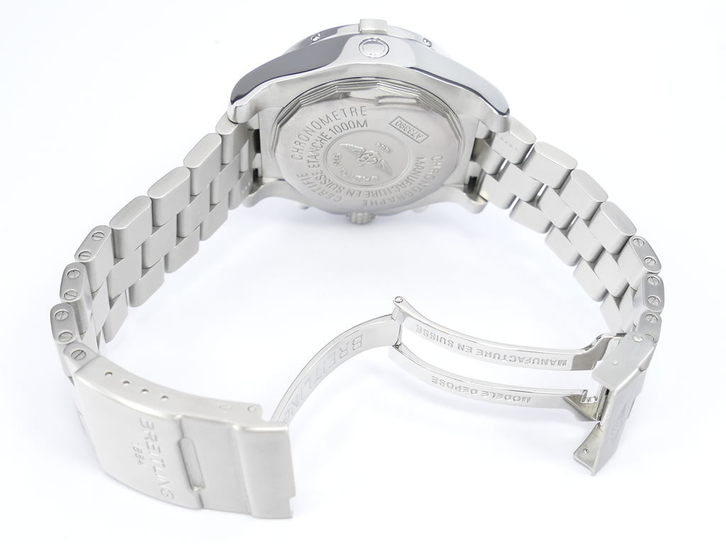 Breitling Avenger Seawolf A73390 side and clasp