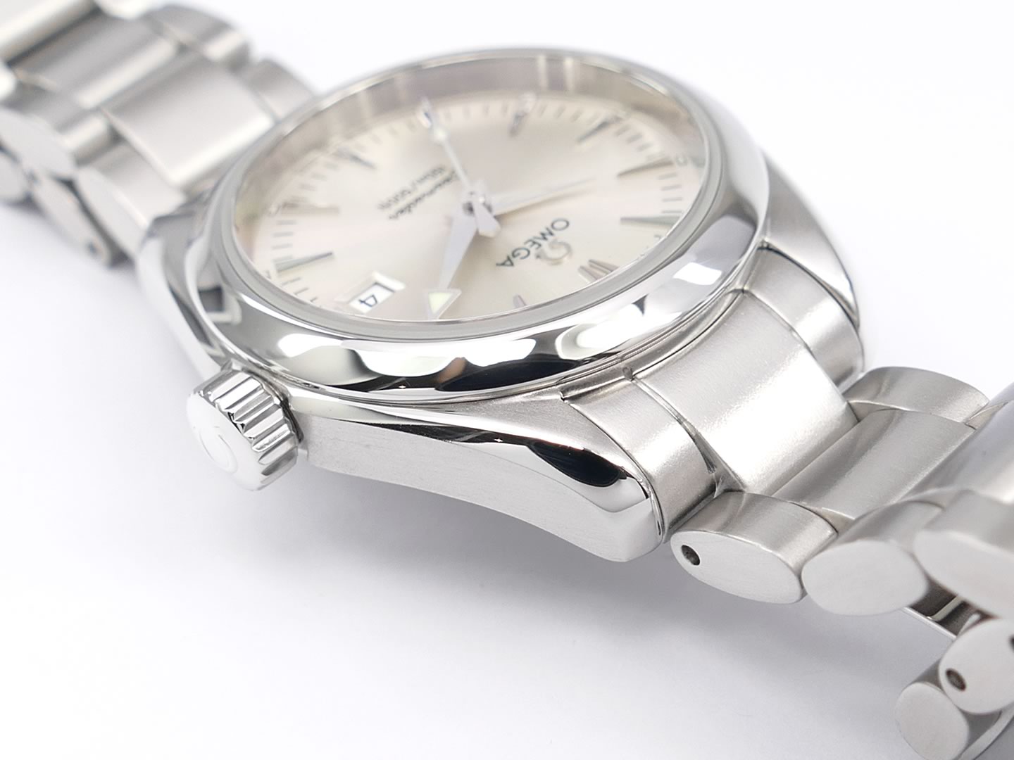 Omega Seamaster Aqua Terra Silver 2577.30.00 polished case corners
