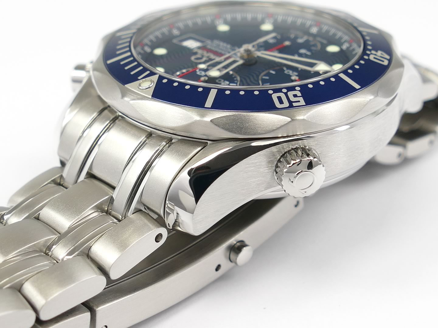 Omega Seamaster Chrono 2225.80.00 helium escape valve