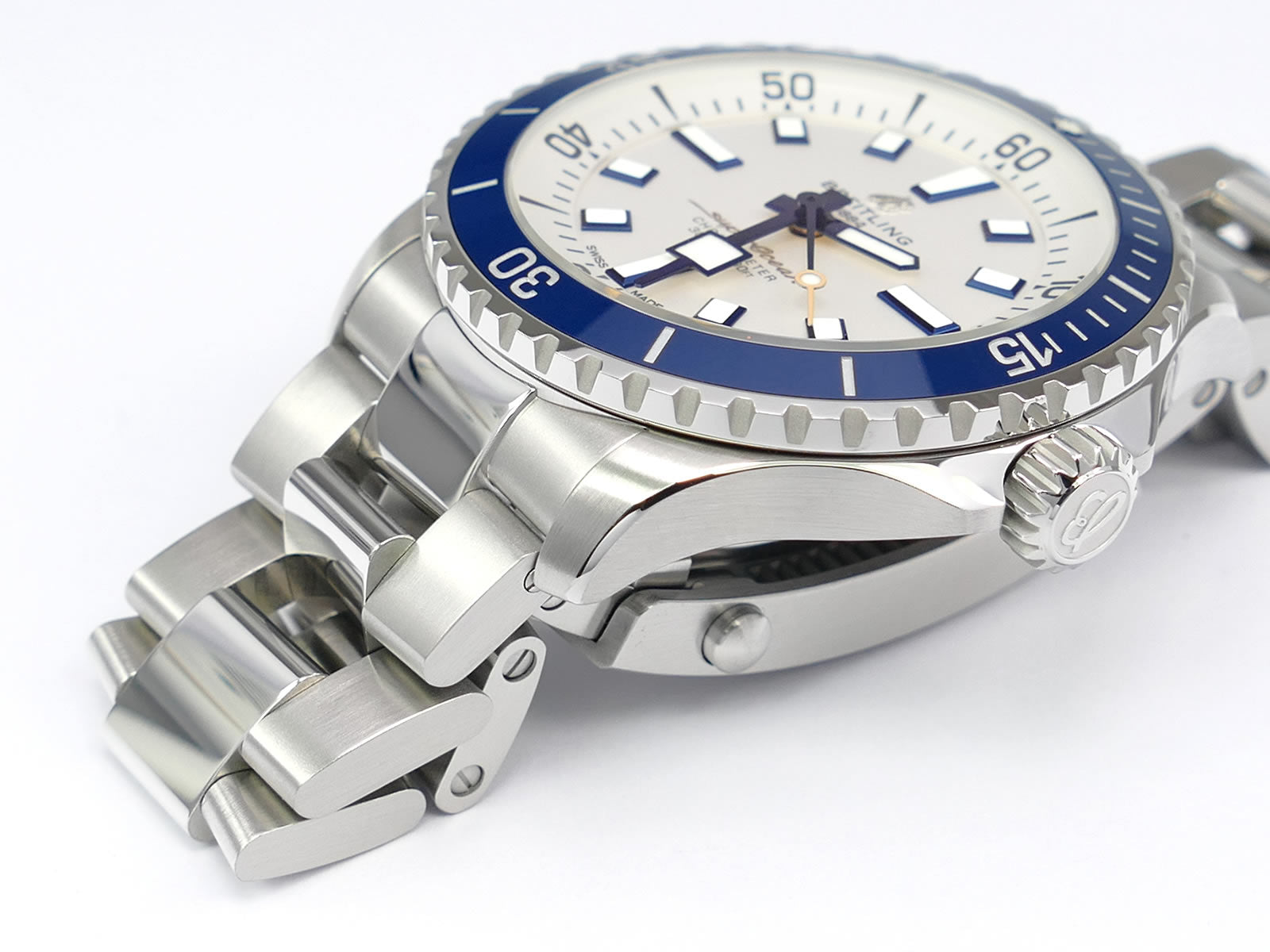 Breitling Superocean III 42 A17375 stainless steel satin/polished case