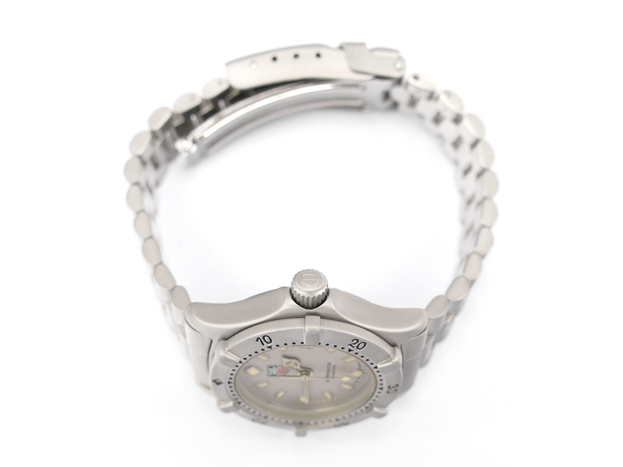 TAG Heuer 2000 WE1411-R stainless steel screw down crown