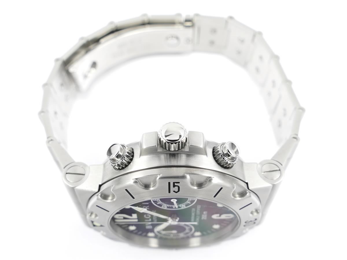 Bulgari Diagono Scuba Chronograph Black SCB38S screw down pushers and crown