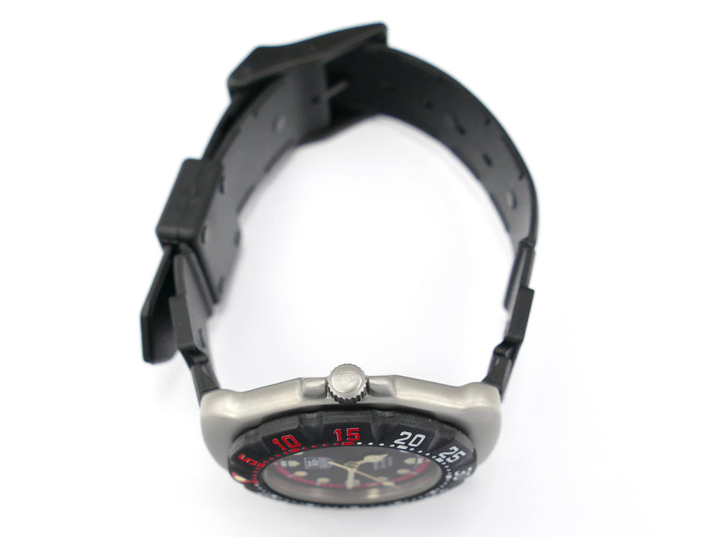 TAG Heuer Formula 1 Mid size 374.513 stainless steel crown