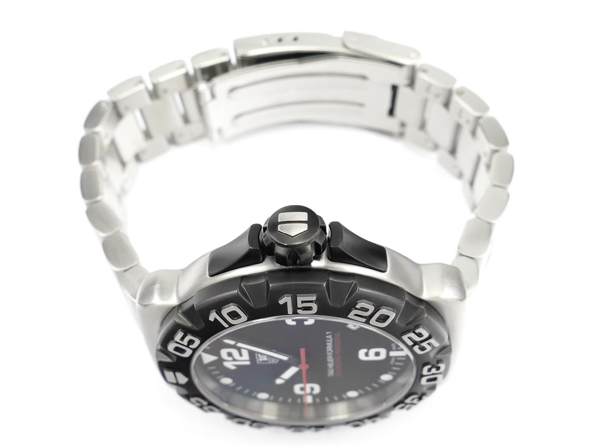 TAG Heuer Formula 1 Black WAH1110.BA0858 screw down crown