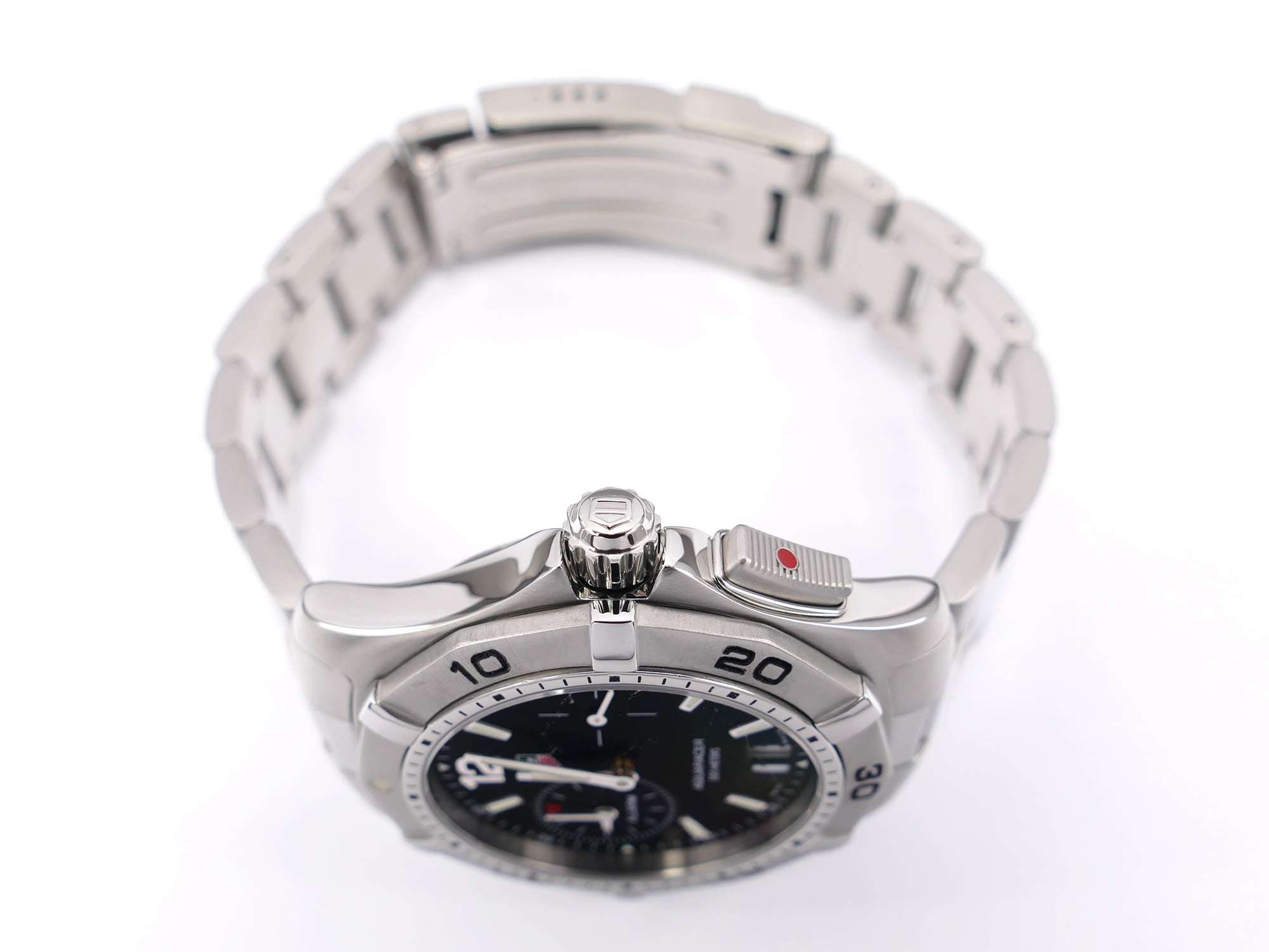 TAG Heuer Aquaracer Alarm WAF111Z stainless steel screw down crown