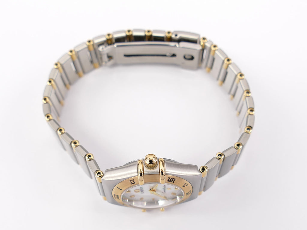 Omega Constellation 1362.70.00 18k Gold crown