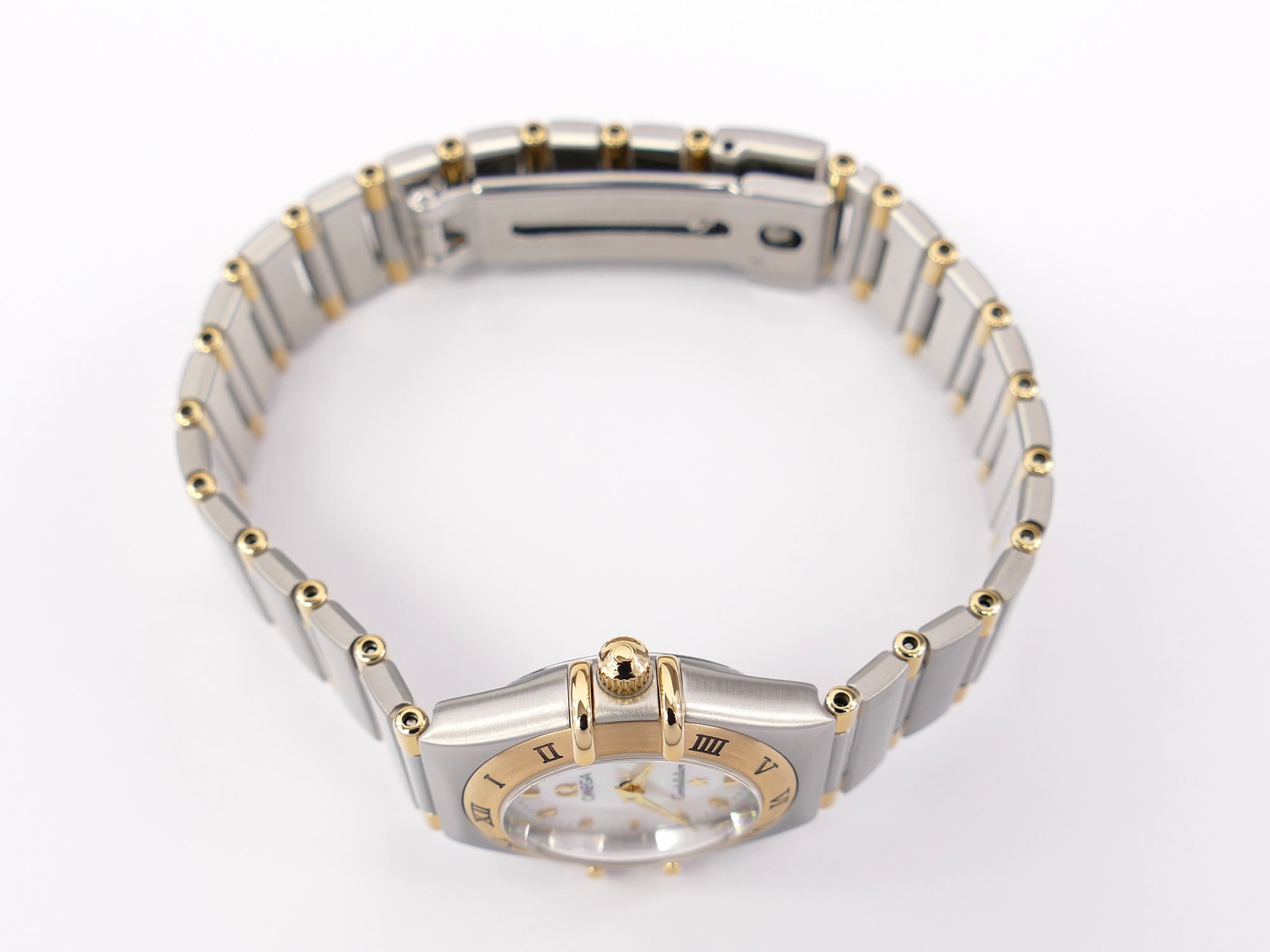 Omega Constellation 1362.70.00 18k Gold crown