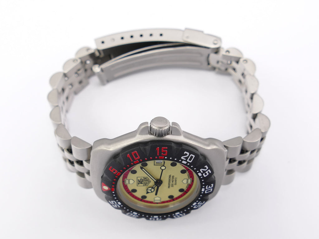 TAG Heuer Formula 1 Ladies WA1411 stainless steel crown