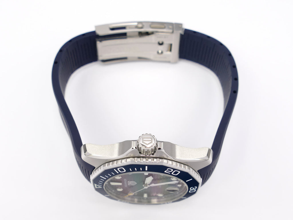 TAG Heuer Aquaracer WBP201B stainless steel screw down crown