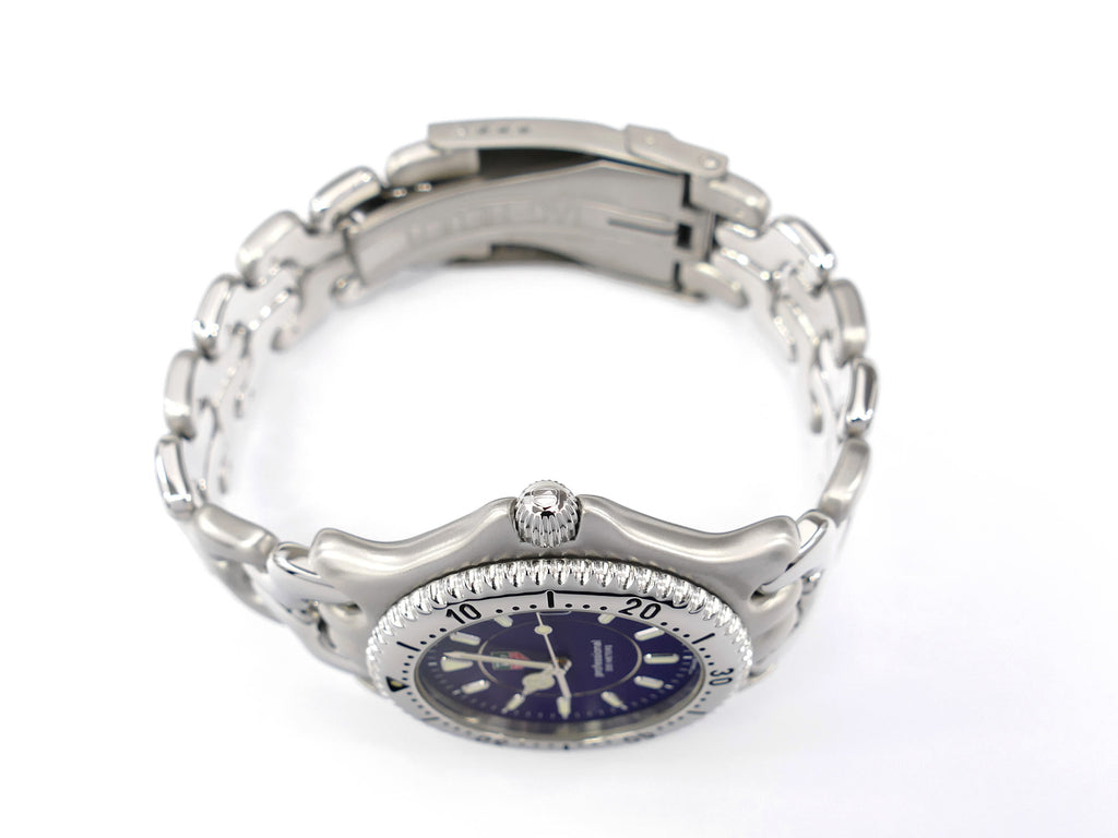 TAG Heuer SEL WG111A stainless steel screw down crown