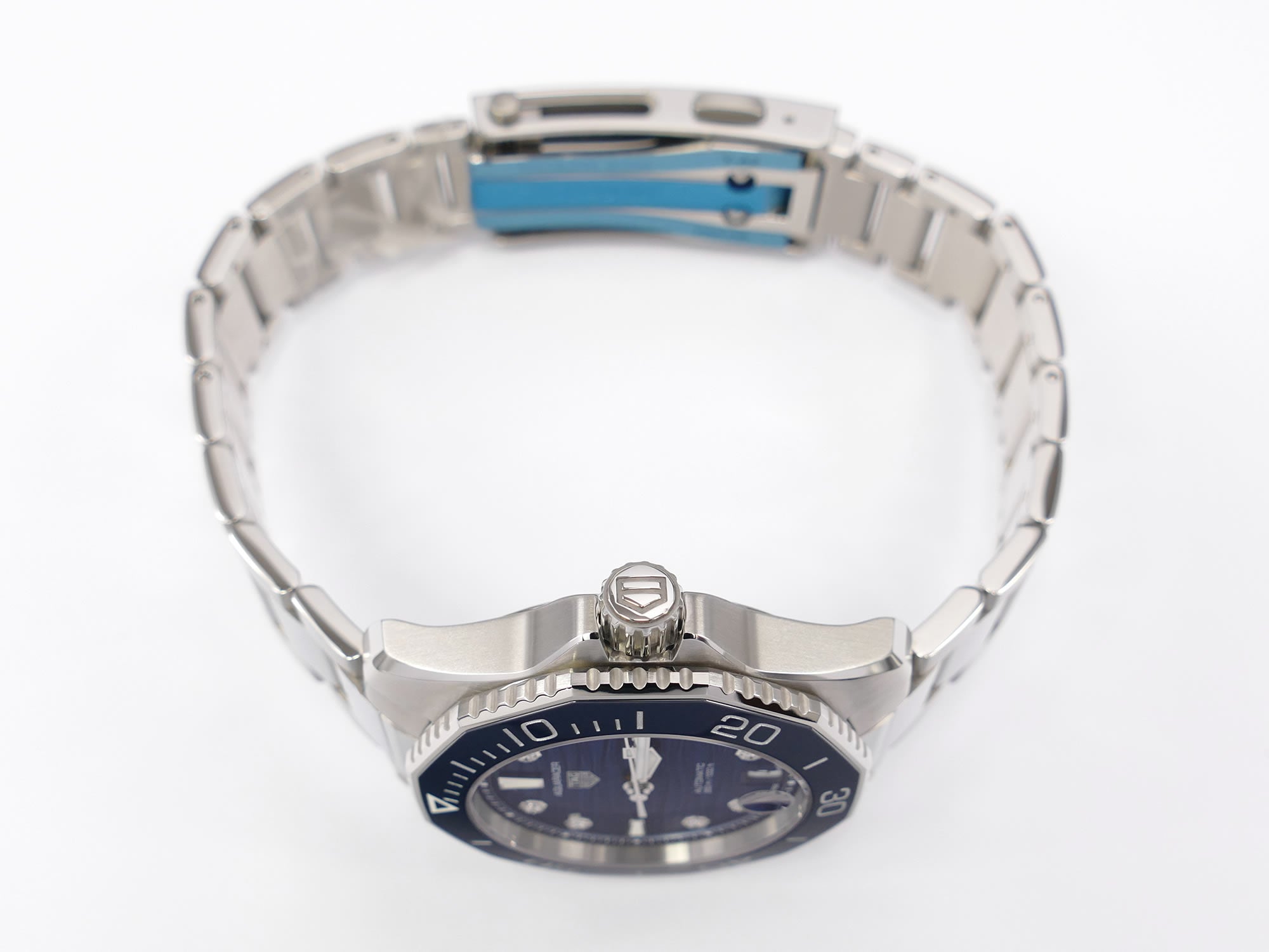 TAG Heuer Aquaracer WBP231B.BA0618 stainless steel screw down crown