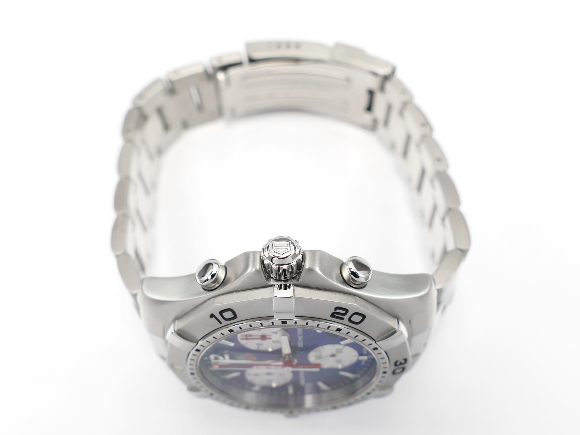 TAG Heuer Aquaracer CAF1112 stainless steel screw down crown