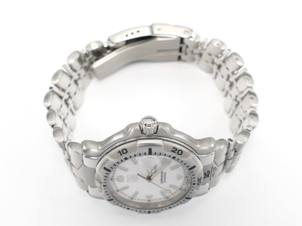 TAG Heuer 6000 WH1111 stainless steel screw down crown